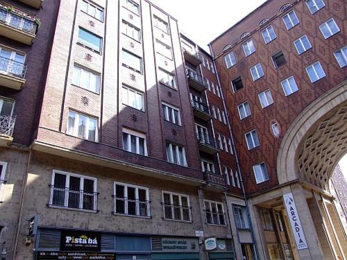 O&B Apartman Budapest Esterno foto