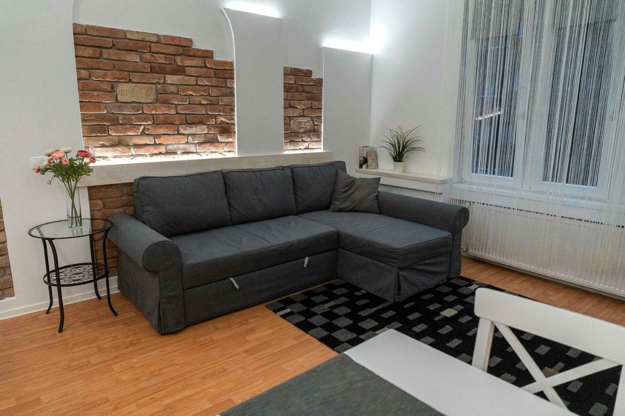 O&B Apartman Budapest Esterno foto
