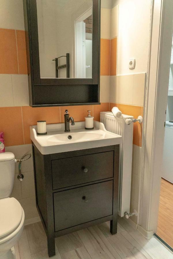 O&B Apartman Budapest Esterno foto