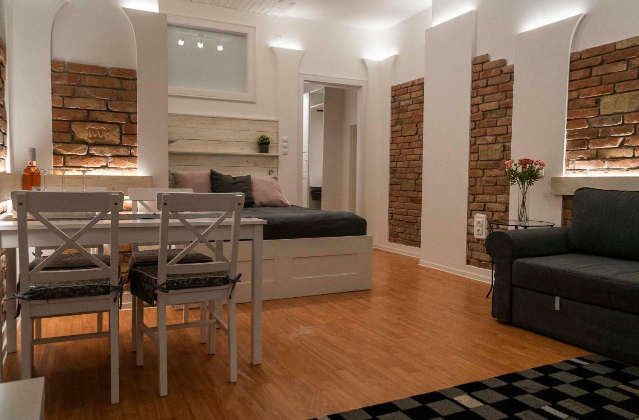 O&B Apartman Budapest Esterno foto