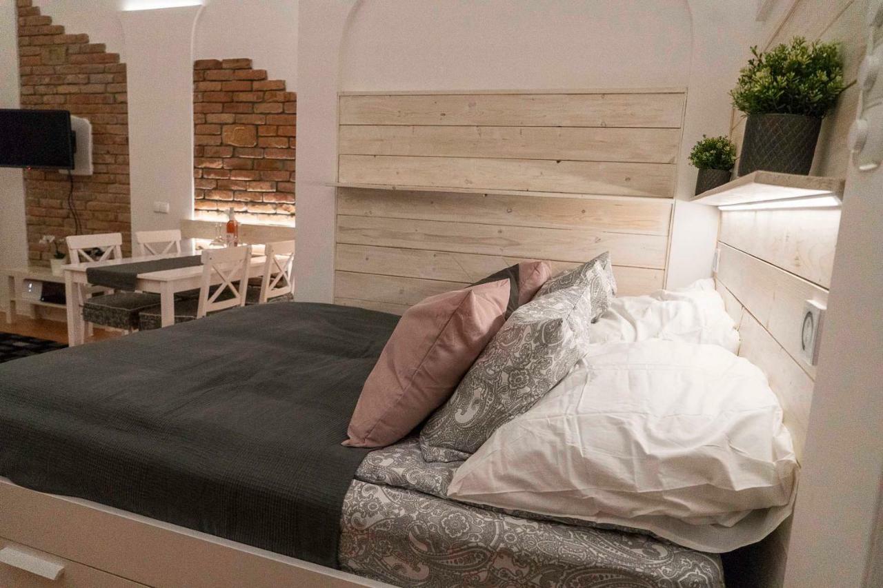 O&B Apartman Budapest Esterno foto